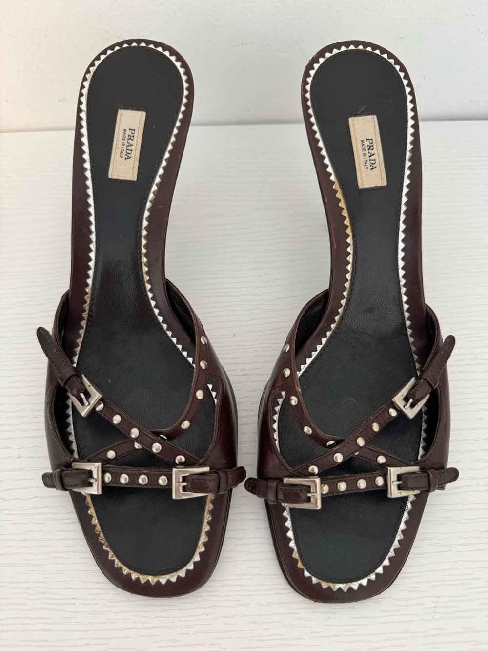 Prada EU 39 Brown Leather Buckle Studded Low Kitten Heel Open Toe Sandals Shoes